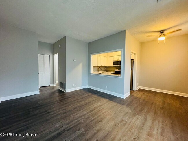 Building Photo - 153 Thierman Ln