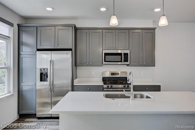 Building Photo - 2500 Normandy Rd