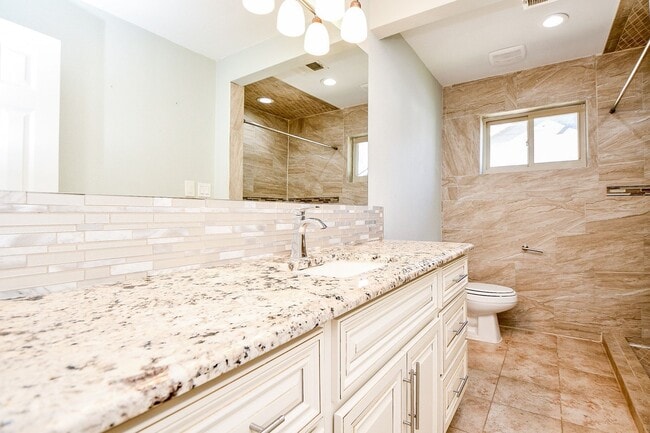 Building Photo - 15711 Pine Mountain Dr