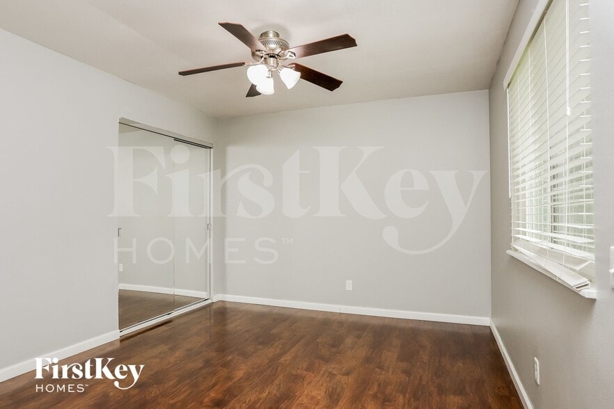 Building Photo - 706 Boca Chica Dr