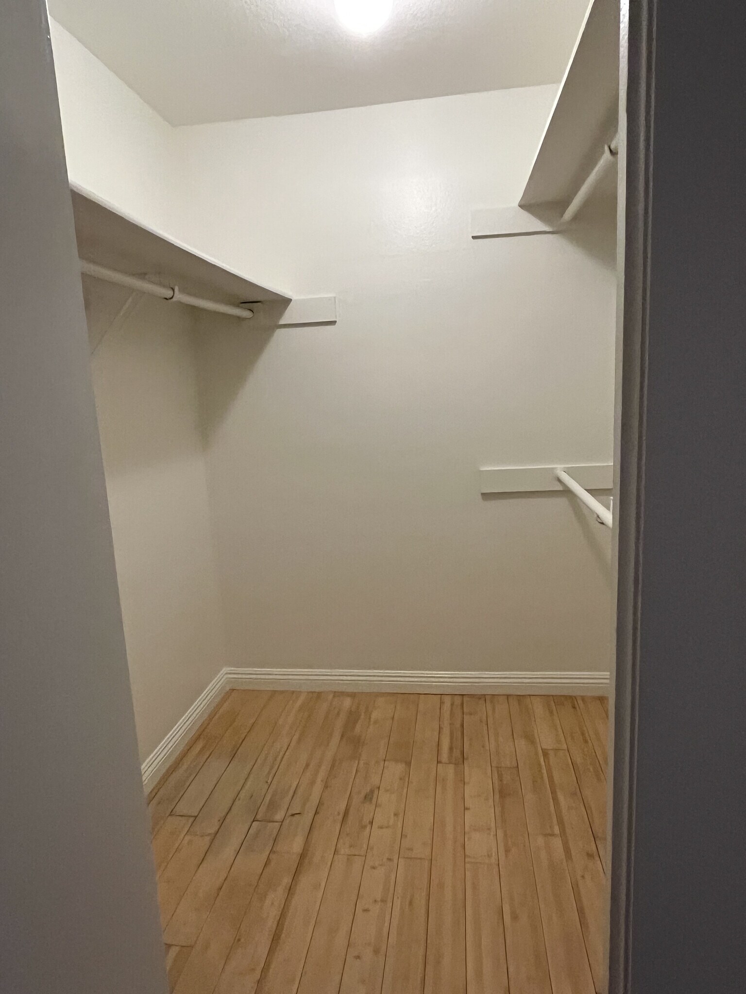 Building Photo - 552 N Bellflower Blvd