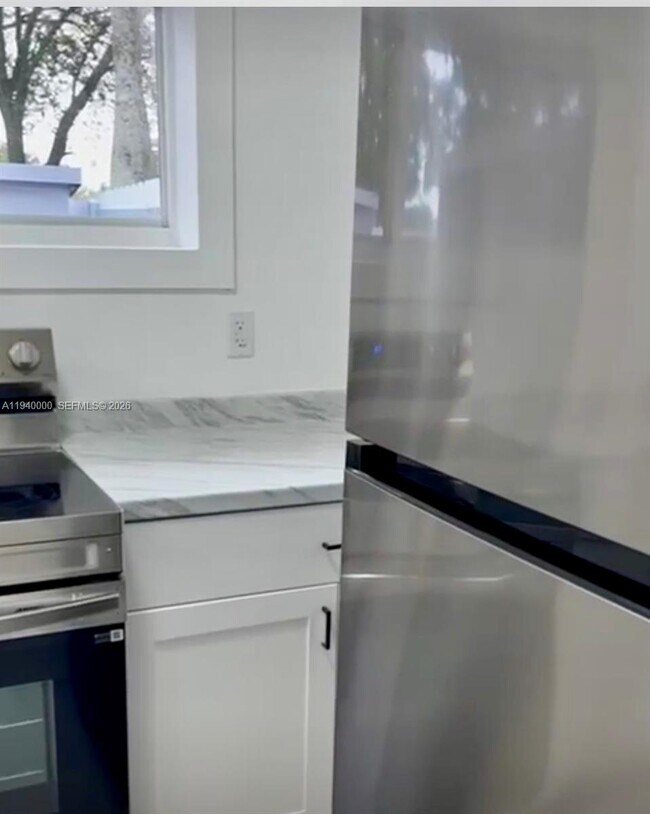 Building Photo - 651 N 73rd Ave