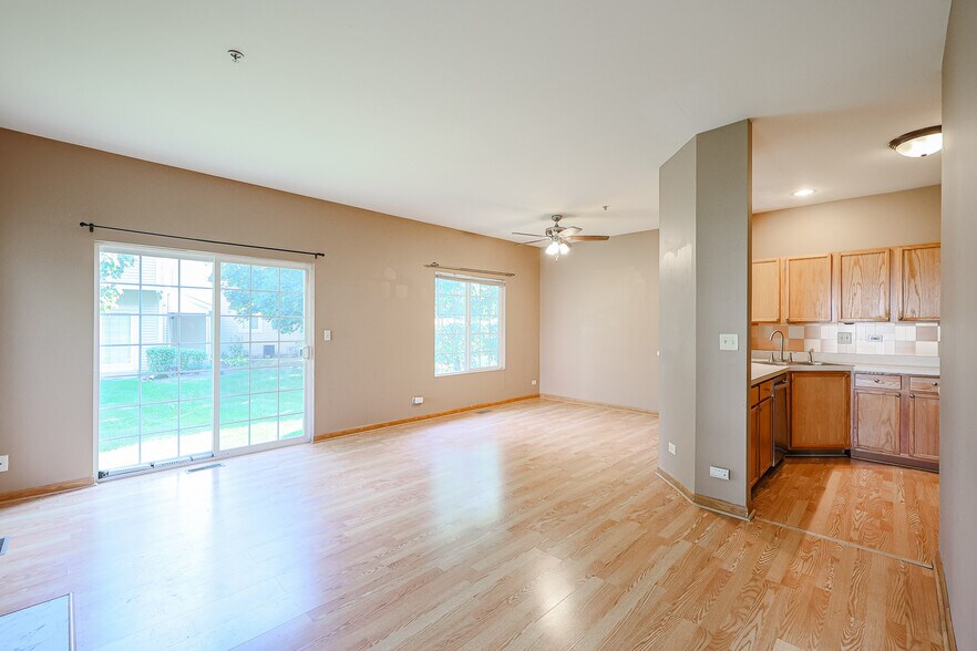 Building Photo - 607 Fox Ridge Dr