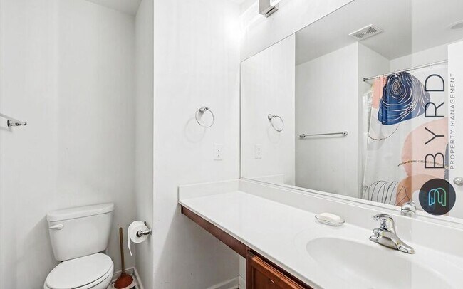 Building Photo - 7413 Nicklaus Cir