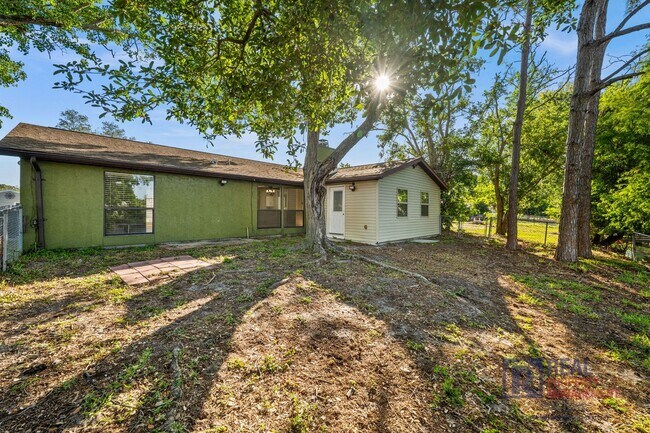 Building Photo - 6507 35th Ave W
