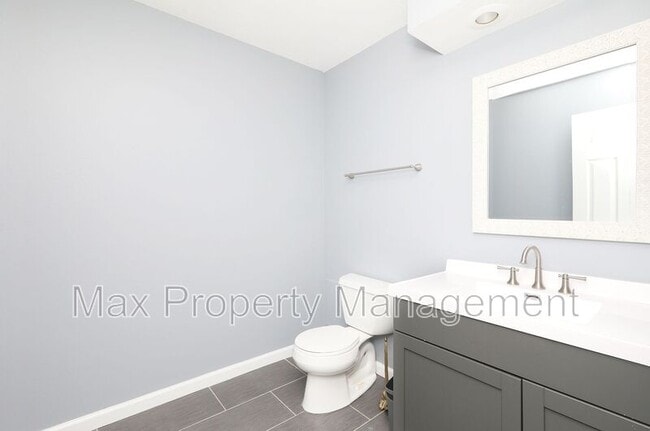 Building Photo - 2400 Rocklyn Dr