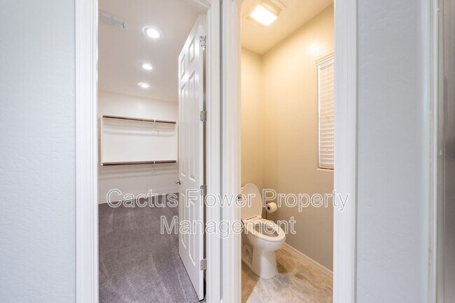 Building Photo - 3943 E Ficus Way