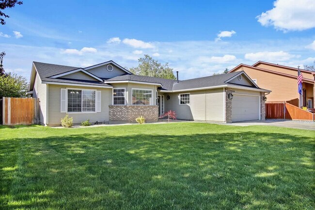Building Photo - 4243 E Driftwood Dr