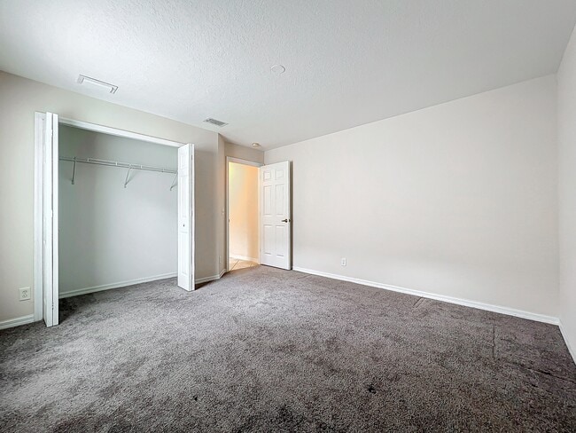 Building Photo - 2250 Chinaberry Cir SE