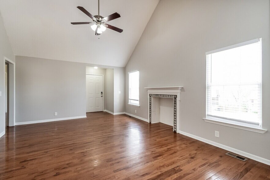 Building Photo - 3105 Roundwood Forest Ln