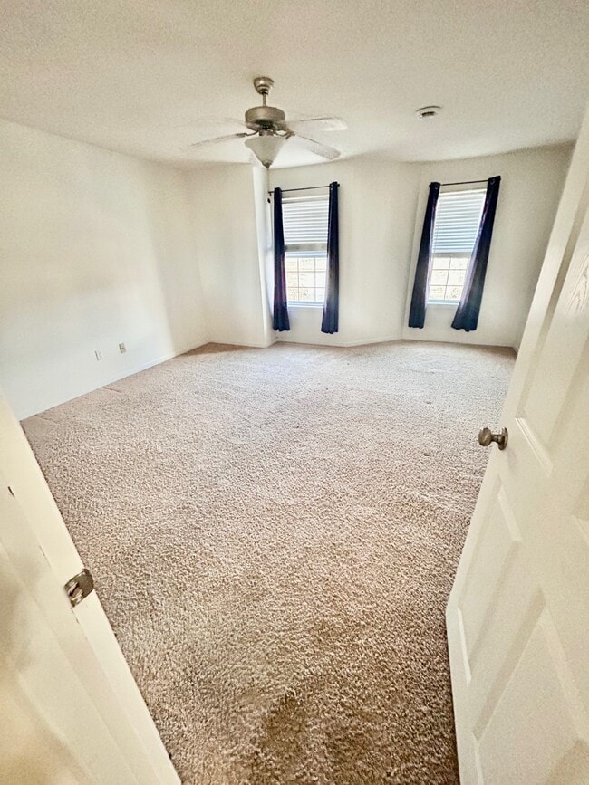 Building Photo - 1005 Sheep Herder Ln