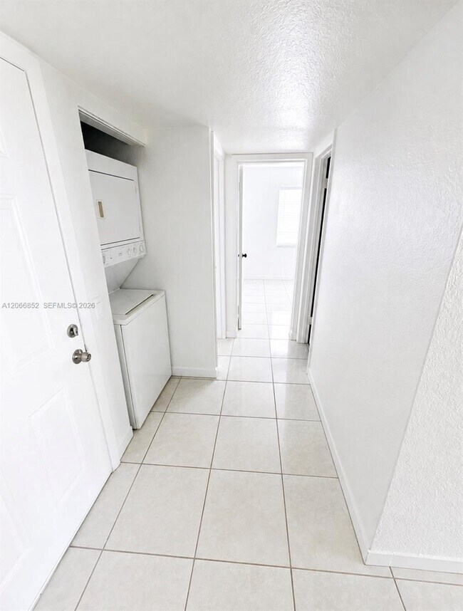 Building Photo - 8460 SW 154th Cir Ct