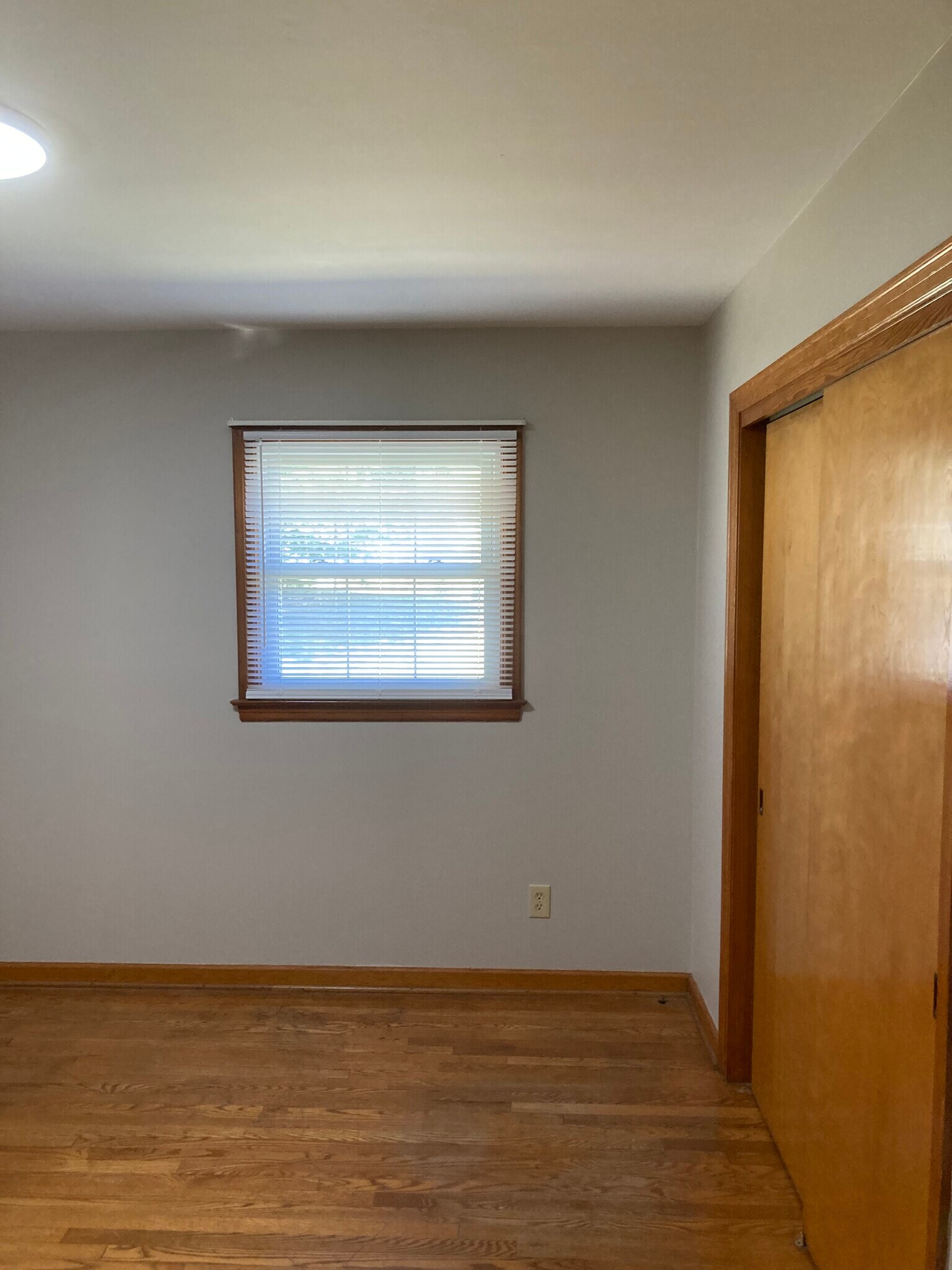 Building Photo - 2533 Wildwood Rd