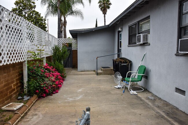 Building Photo - Steps to Chapman College