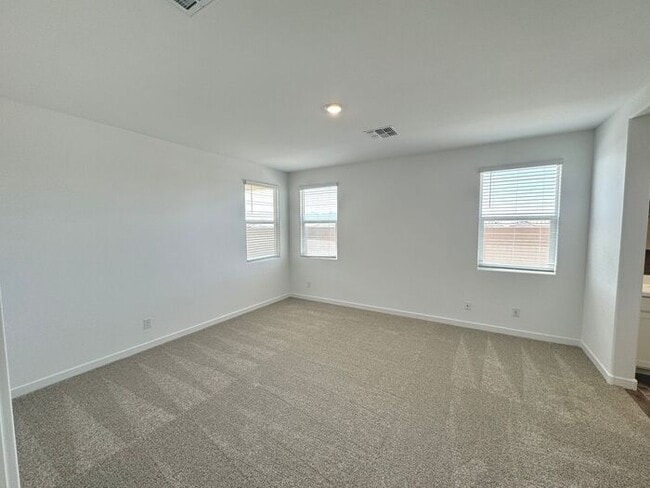 Building Photo - MOVE IN READY! New 5-Bedroom Home in Goody...