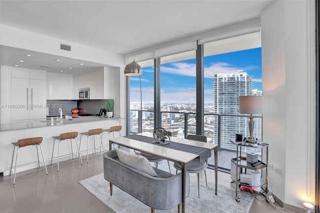 Building Photo - 88 SW 7th St