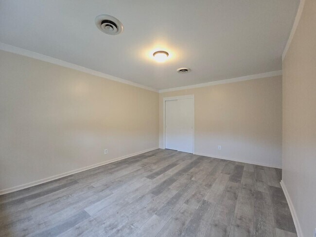 Building Photo - 1000 Avenue C