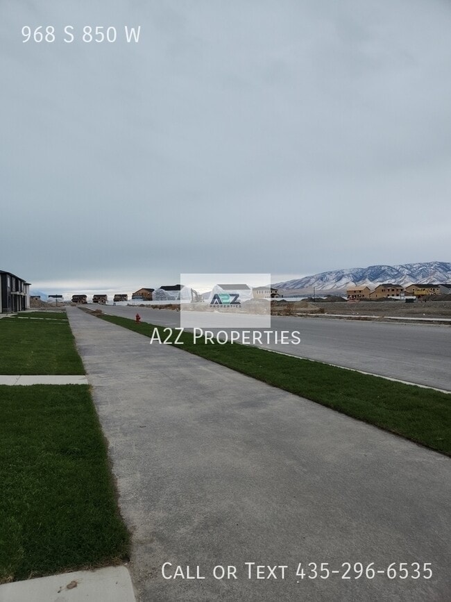 Building Photo - 968 S 850 W