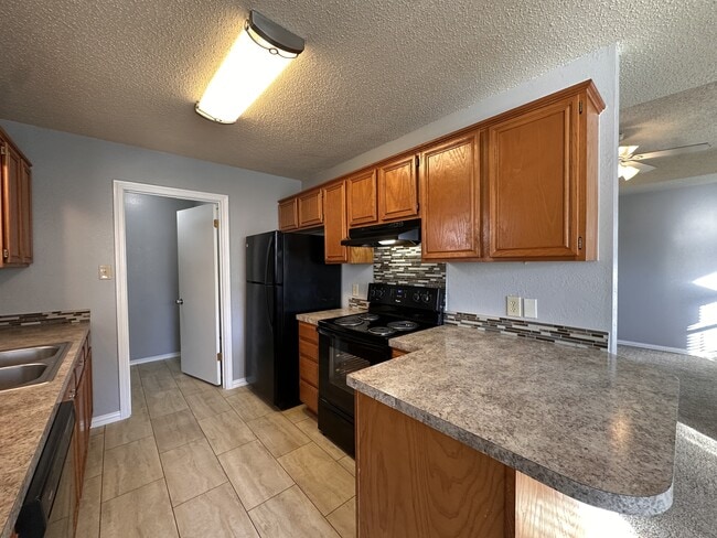 Building Photo - 4203 Savannah Cir