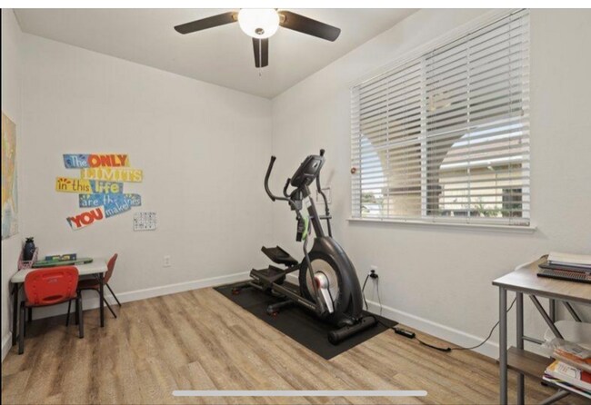 Building Photo - 4036 Escatta Ave