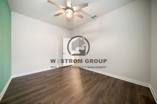 Building Photo - 1036 Cushing Dr