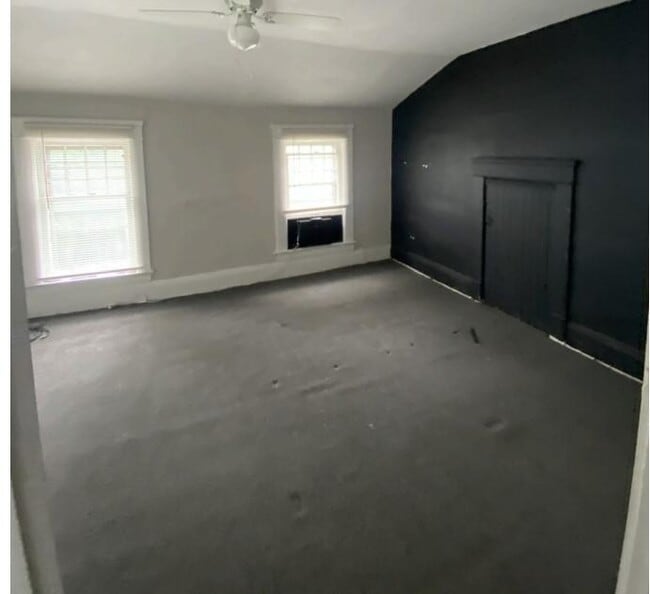 Building Photo - 12917 Maplerow Ave