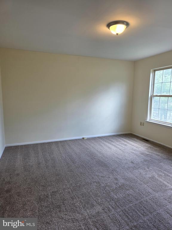 Building Photo - 13 Farland Way