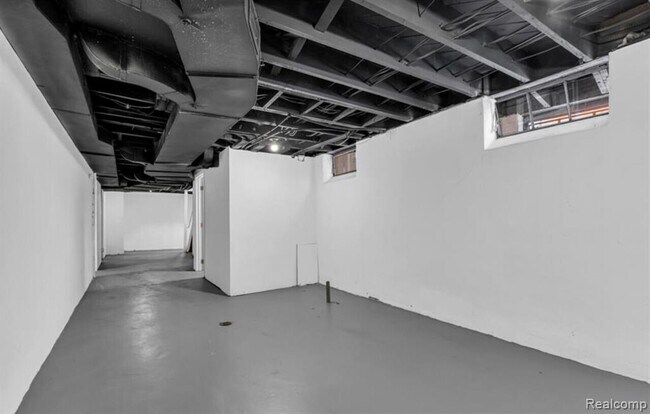 Building Photo - 4000 Tyler St