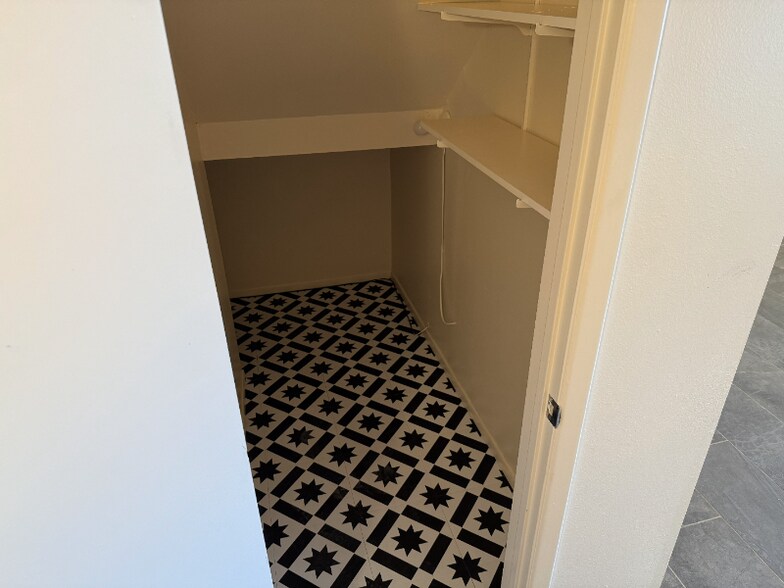 Building Photo - 2803 S 1st Ave