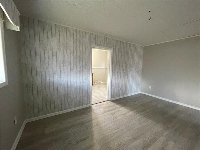 Building Photo - 405 Sumner Ave