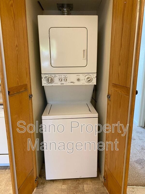 Building Photo - 516 Pacific Ave