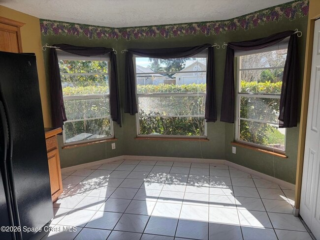 Building Photo - 340 Quail Dr