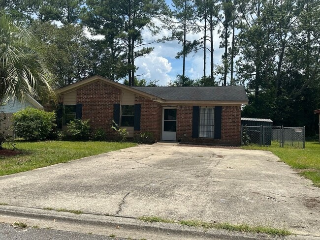 Primary Photo - 258 Garden Cir