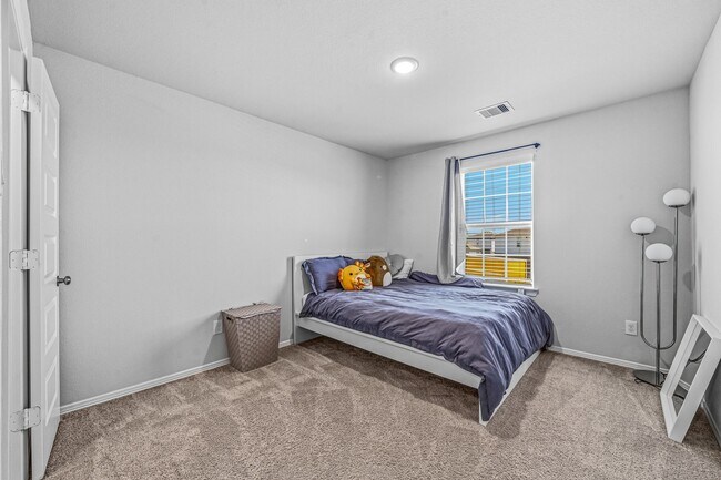 Building Photo - 5903 Dawning Sun Rd