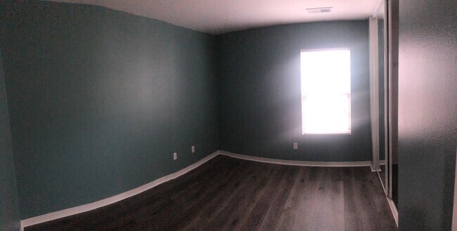 Building Photo - Beautiful 3 Bedroom / 2.5 Bathroom Perris Home with a Dream Kitchen