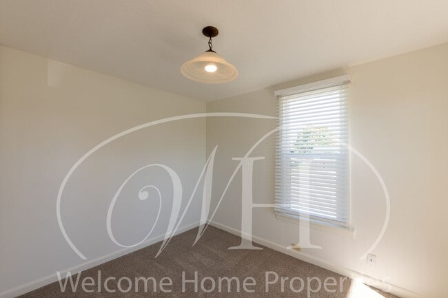 Building Photo - 3 Bedroom Single-Family Home in East Walla...