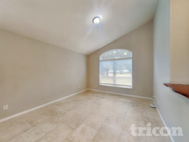 Building Photo - 528 Nevada Loop Rd