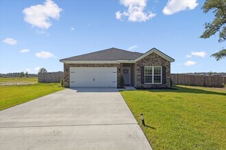 Building Photo - AVAILABLE JULY 2025 [PET FRIENDLY]