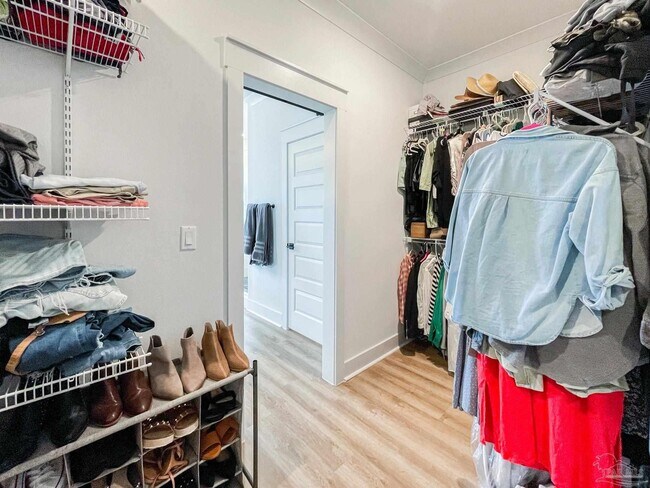 Building Photo - 13805 Red Drum Ct