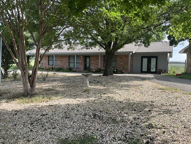 Building Photo - 24289 TX-19