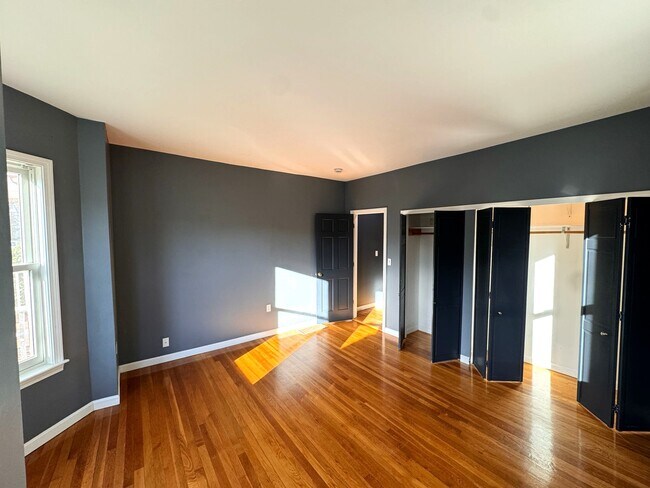 Building Photo - 37 Homer Ave