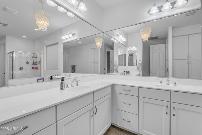 Building Photo - 3938 E Ficus Way