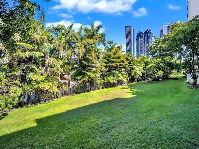 Building Photo - 17021 N Bay Rd