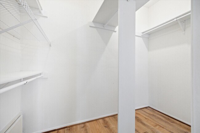 Building Photo - 2425 Augusta Dr