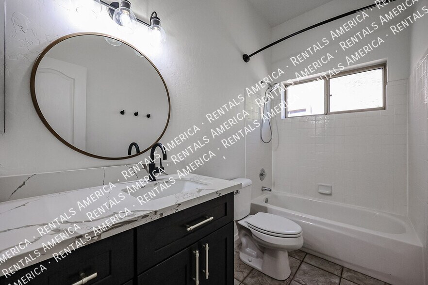 Building Photo - 3055 N Red Mountain