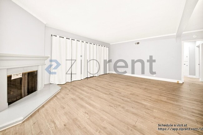 Building Photo - 3151 W Vallejo Dr