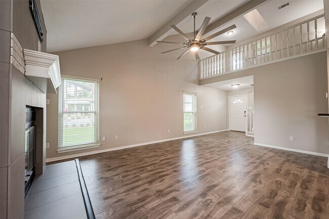 Building Photo - 131 Cove Cir