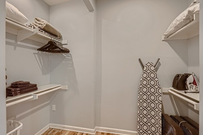 Building Photo - Walk to Morley Field - 3 Bed, 2 Bath + Bon...