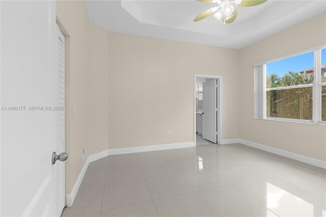 Building Photo - 4108 NE 22nd St