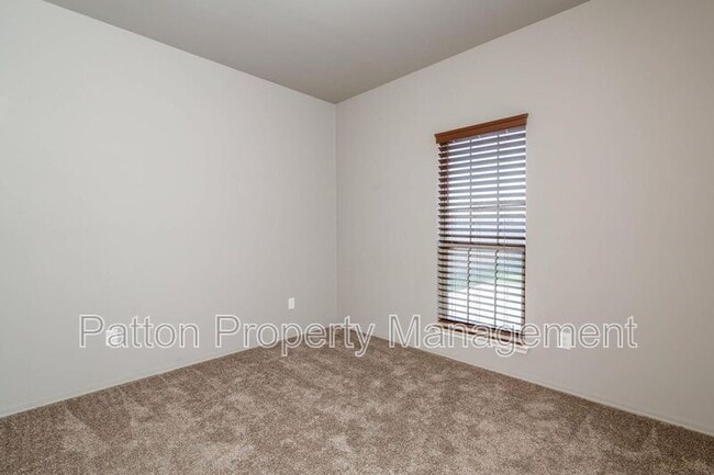 Building Photo - 508 Yates St